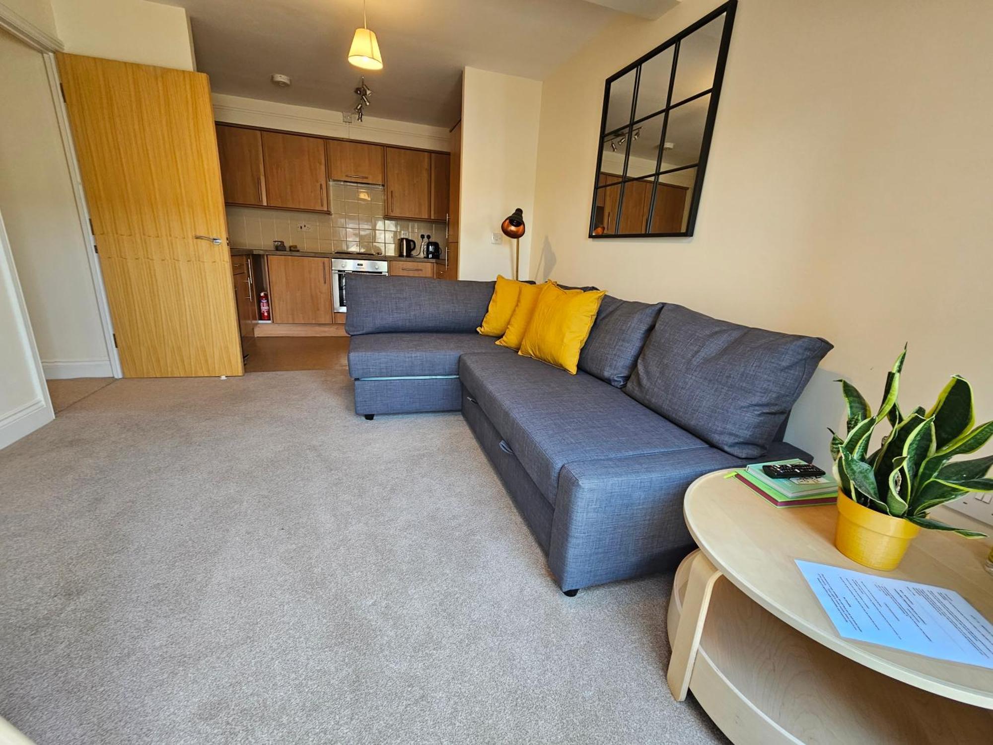 Cityscape Haven: 1 Bedroom Apartment With Terrace And City View Bournemouth Exterior photo